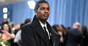 Vì sao fan đồng loạt kêu gọi Rihanna chia tay A$AP Rocky sau phát ngôn gây sốc?